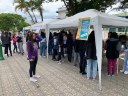 Troca de livros na praça.jpeg