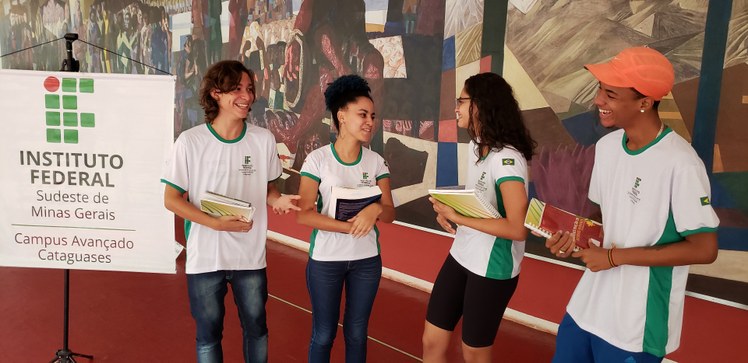 10 alunos.jpg