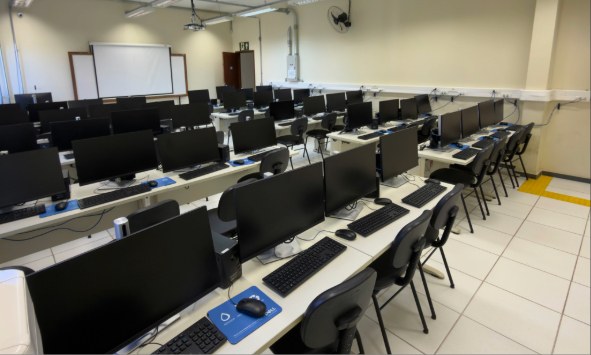 Laboratório de Informática.jpg