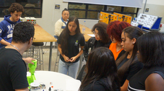 #pratodosverem: Imagem mostra estudantes do IF Sudeste MG durante oficina no Laboratório IFMaker do Campus Santos Dumont