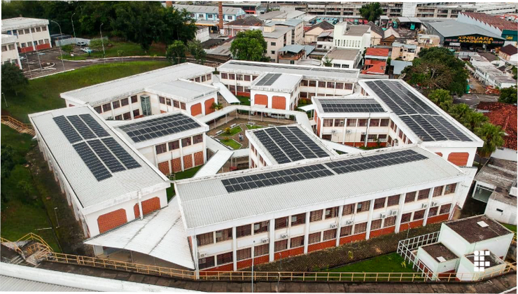 Estudo analisa efeitos da anodização em liga de titânio e contribui para avanços na engenharia de materiais.