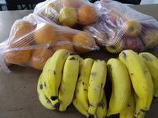 #Pratodosverem: imagem de bananas, maçã e laranjas.