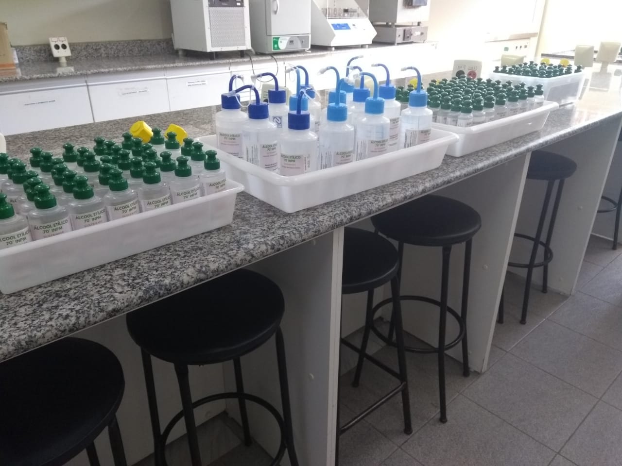 Frascos de álcool