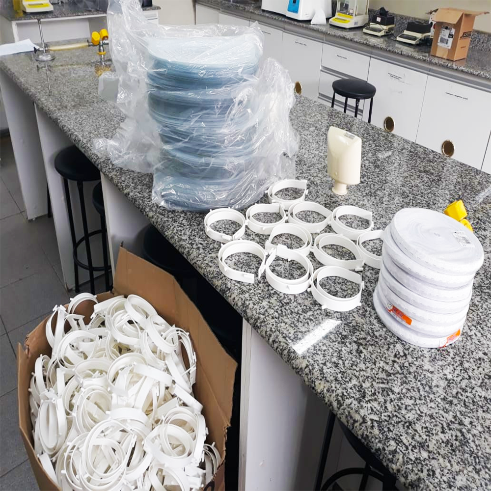 Produção de protetores faciais