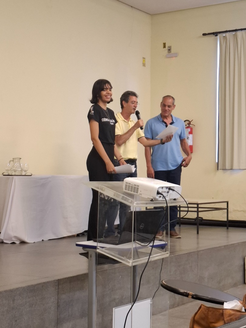 Foto4-Entrega de certificados.jpg