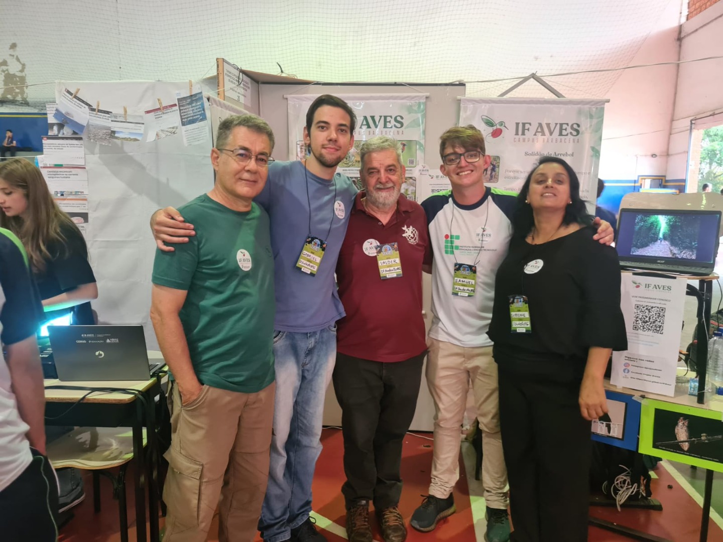 Equipe do Projeto IF-Aves na FECIB.jpg