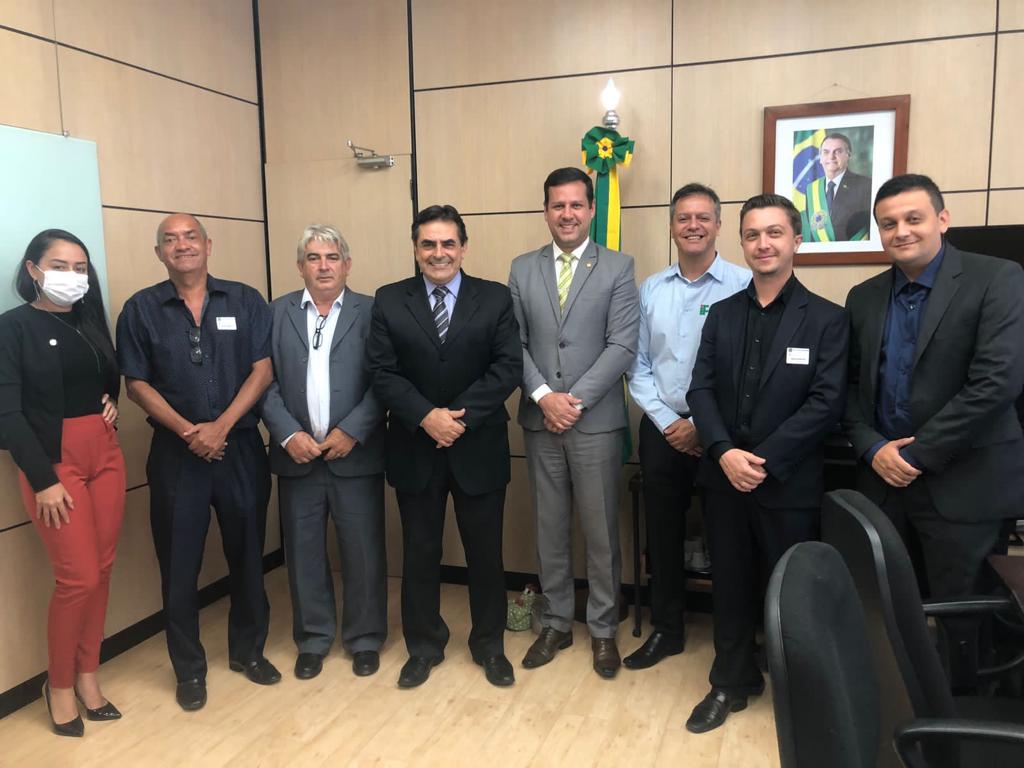 Diretor Geral do Campus Avançado Bom Sucesso faz visita à SETEC em Brasília