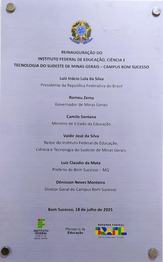Placa de reinauguração do Campus Bom Sucesso