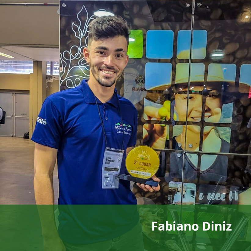 Fabiano Diniz (aluno do Curso Técnico em Cafeicultura), 2º lugar no 7º Torneio de Melhor Café Fairtrade do Brasil - Golden Cup Brasil 2021 e 4ª lugar na categoria Café Natural, no 16º Concurso de Qualidade do Café da Região das Matas de Minas