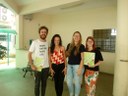 #Pratodosverem: psicóloga, instrutor de yoga e pedagogas do Campus Muriaé, Debora Mota Marques e Ludiene Souza Leite, posam juntos.