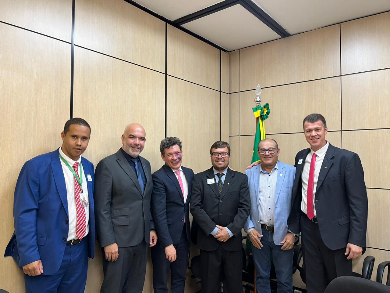 Fausto Marttins Netto (ao centro) em reunião na SETEC/MEC