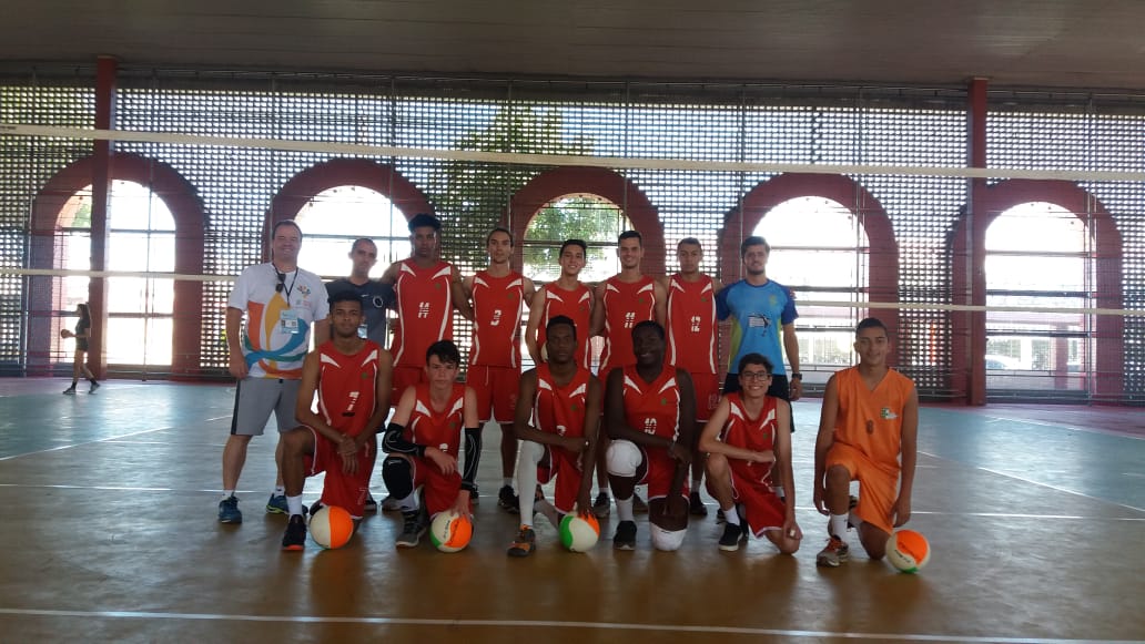 Equipe de voleibol masculino.jpeg