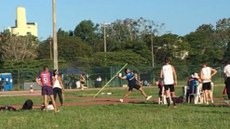 #Pratodosverem: foto do momento em que o estudante lança o dardo.