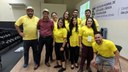#Pratodosverem: grupo de alunos participantes do projeto posam para foto.