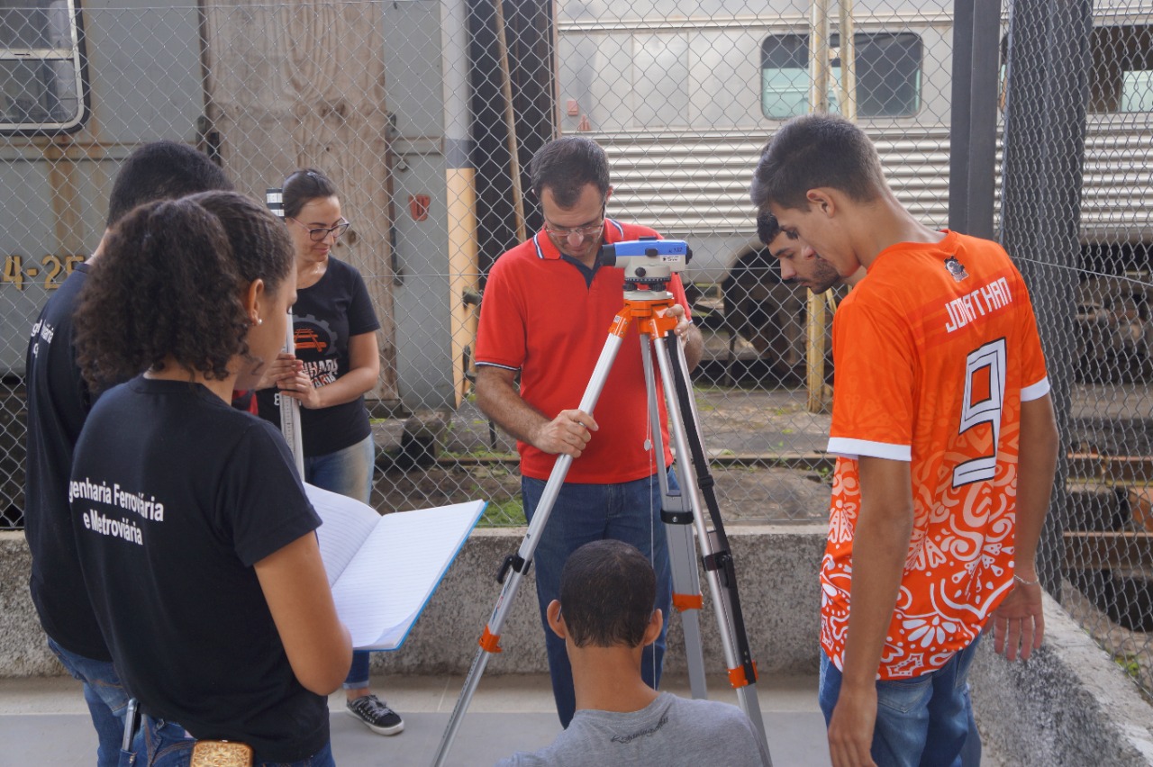 Fernando Caneschi em aula