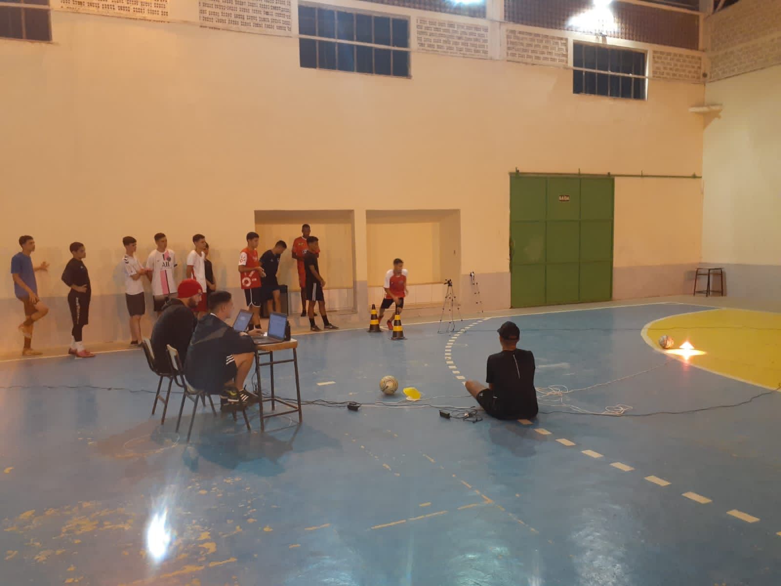 Atividade do projeto de extensão Escola de Bola: Futsal. Campus Rio Pomba. 2023. Fonte: Coordenação do projeto.