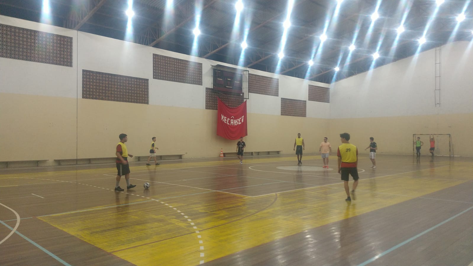 Atividade do projeto de extensão Pedagogia do Esporte. Campus Juiz de Fora. 2023. Fonte: Coordenação do projeto.