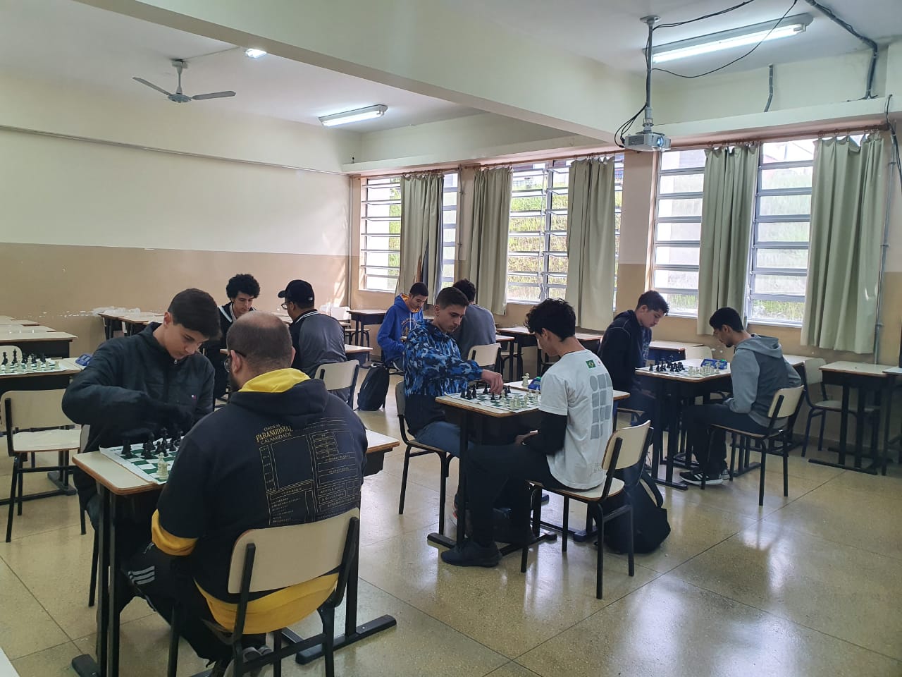 Atividade do projeto de extensão Oficina de Jogos de Raciocínio. Campus Juiz de Fora. 2023. Fonte. Coordenação do projeto.