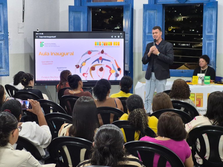 aula inaugural 1.jpeg