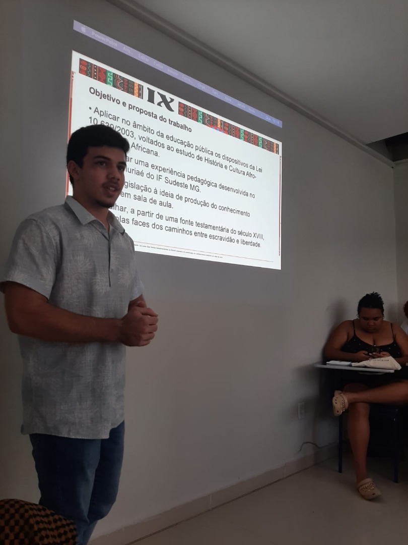 Representantes do IF Sudeste MG participam de apresentação de trabalhos