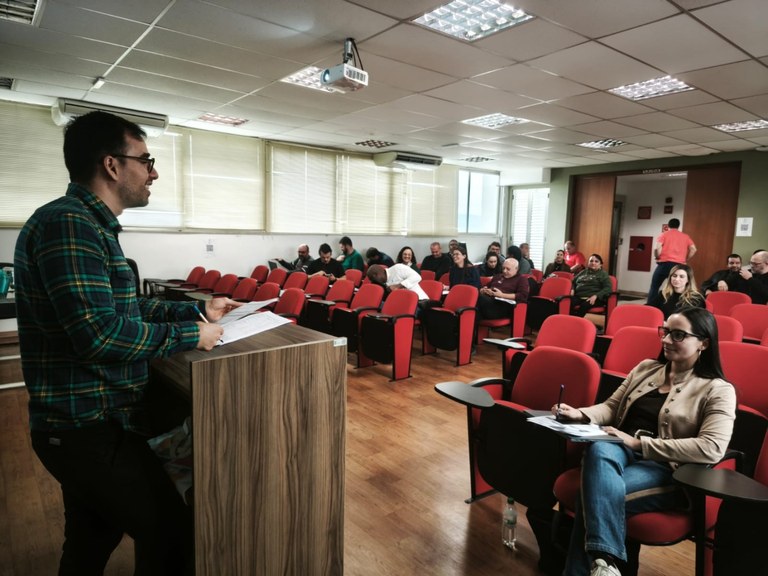 Servidores do IFS ministram capacitação sobre gestão de contratos no IF Sudeste MG