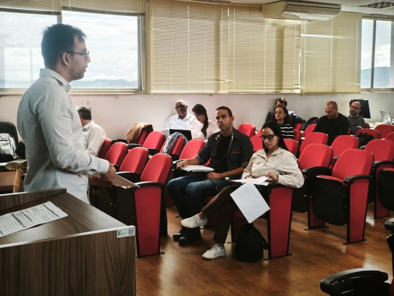Servidores do IFS ministram capacitação sobre gestão de contratos no IF Sudeste MG