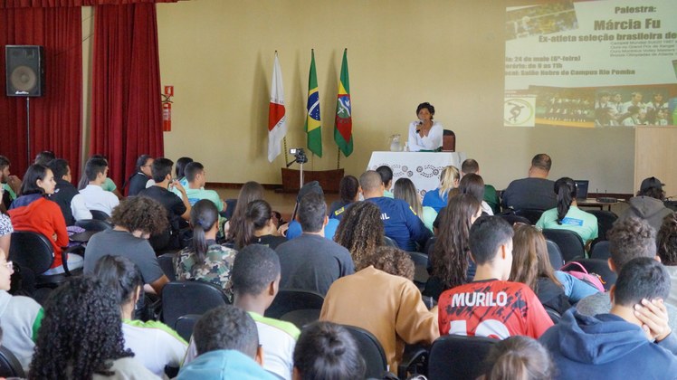 Márcia Fu faz palestra em Rio Pomba 1 Márcia Fu faz palestra em Rio Pomba 1