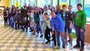 #Pratodosverem: estudantes de Informática e de Zootecnia participantes da Olimpíada. O grupo está em pé no hall do Prédio Central.