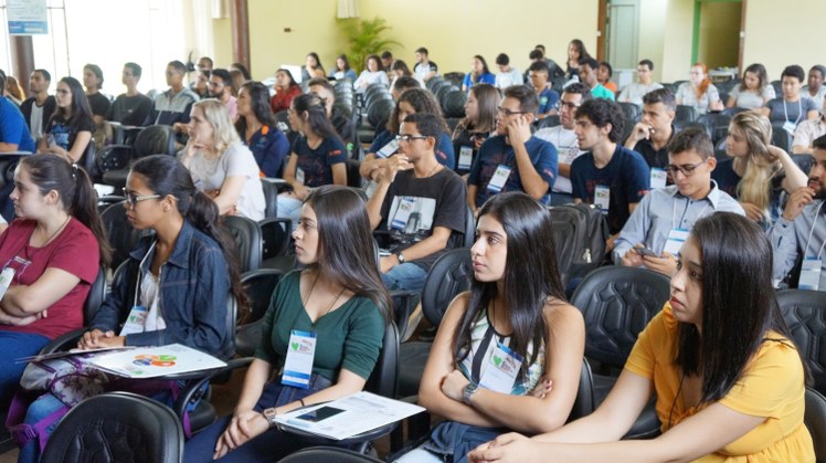 Encontro de Empresas Juniores #Pratodosverem: Representantes das empresas juniores do IF Sudeste MG lotam a plateia do Salão Nobre do Campus Rio Pomba.