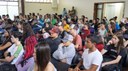#Pratodosverem: Estudantes estão sentados na plateia do Salão Nobre, acompanhando a aula inaugural.          
