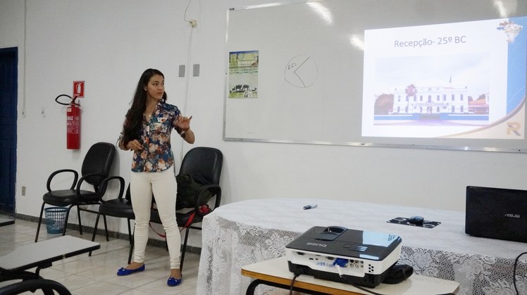 #Pratodosverem: Irismar, ainda enquanto aluna do Campus, faz apresentação sobre sua participação no Projeto Rondon.