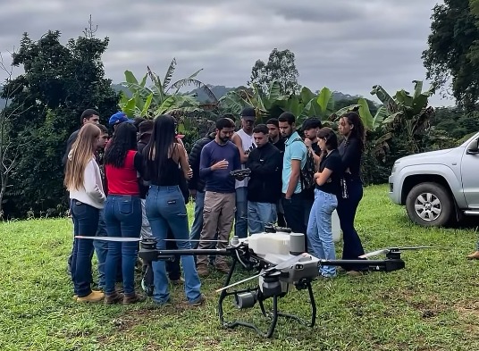 curso de drone 1.jpg