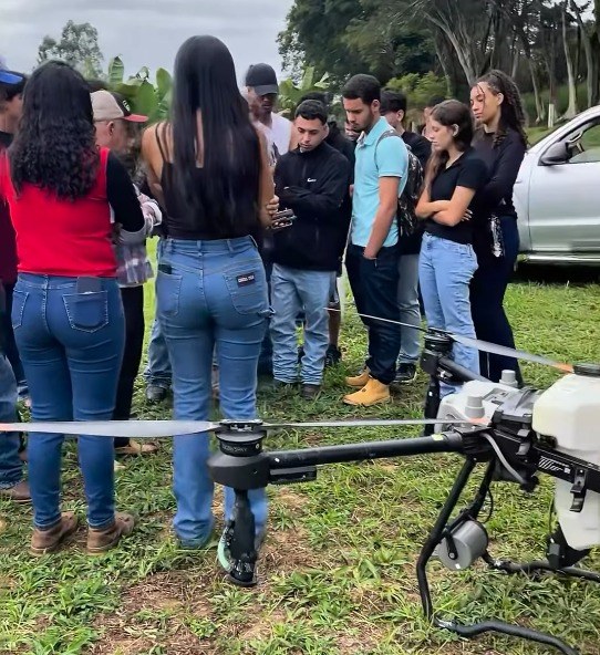 curso de drone 2.jpg