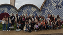 #pratodosverem: Imagem mostra estudantes do curso técnico em Guia de Turismo e professoras do IF Sudeste MG. Ao fundo, a Igreja São Francisco de Assis, no Bairro Pampulha (Belo Horizonte).