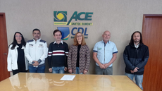 #pratodosverem: Imagem mostra representantes da ACE-CDL/SD e do IF Sudeste MG em reunião para assinatura do convênio de estágio. Foto cedida por Marcela Bertolin.