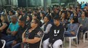 #pratodosverem: Imagem mostra novos alunos e seus familiares, durante aula inaugural no Campus Santos Dumont