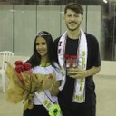 #pratodosverem: A imagem mostra a Rainha Maria Luiza Paschoal e o Rei Gabriel Lima na premiação do concurso