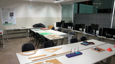 #pratodosverem: Imagem mostra Laboratório de Matemática, com mesas, jogos e computadores