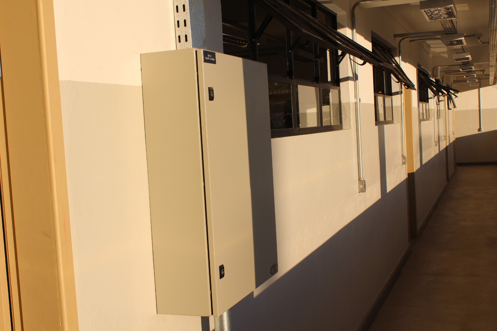 2013: A unidade de Santos Dumont ganha status de campus do IF Sudeste MG e contrata empresa para conduzir a obra de reforma do atual do Bloco 3.JPG