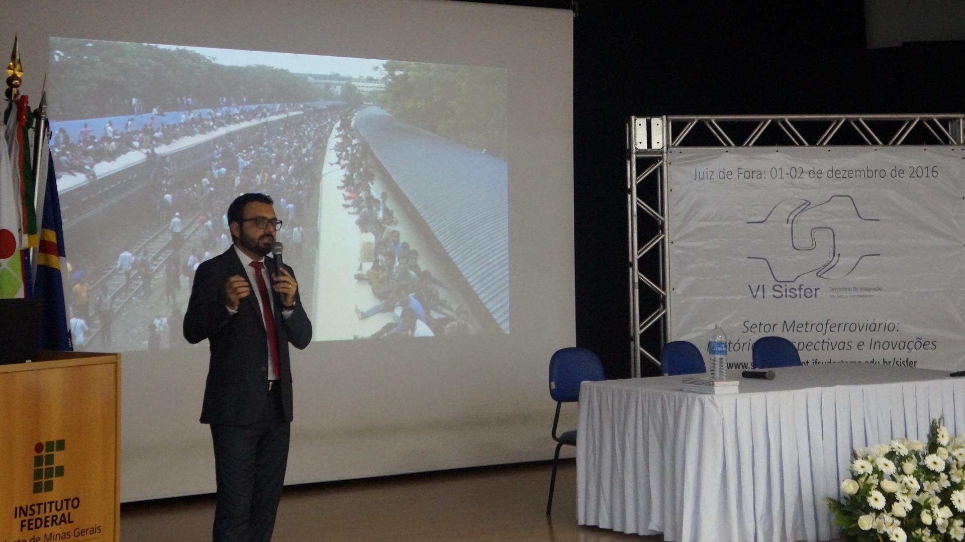 2016: Em Seminário de Integração do Setor Ferroviário, IF Sudeste MG debate da experiência da UFSC como ofertante da primeira graduação em Engenharia Ferroviária e Metroviária do país.jpg