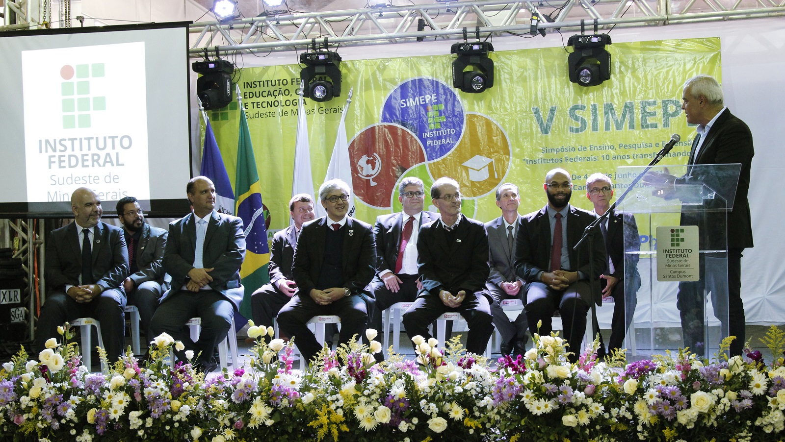 2019: Campus recebe o V Simpósio de Ensino, Pesquisa e Extensão e a celebração oficial dos dez anos do IF Sudeste MG.jpg