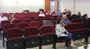 #pratodosverem: A imagem mostra servidores dos campi Santos Dumont e Juiz de Fora, sentados no Auditório do Campus Santos Dumont, acompanhando o curso.