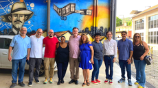 #pratodosverem: Imagem mostra deputado Patrus Ananias acompanhado do vereador Conrado Luciano Baptista, lideranças locais, assessores e representantes do IF Sudeste MG.