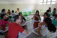 #pratodosverem: Imagem mostra registro de trabalho em grupo na pós-graduação do Campus Santos Dumont.