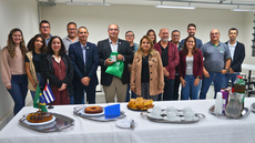 #pratodosverem: Imagem mostra representantes da Universidad Tecnológica de La Habana e do IF Sudeste MG, durante visita ao Campus Santos Dumont