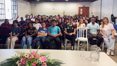 #pratodosverem: Imagem mostra estudantes, professores e convidados durante a Semana Dumont-Tour no auditório do IF Sudeste MG