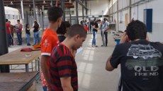 #pratodosverem: Imagem mostra alunos de Engenharia Ferroviária e Metroviária durante aula prática no Campus Santos Dumont                 