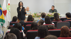 #pratodosverem: Imagem mostra deputada federal Ana Pimentel durante palestra no Campus Santos Dumont do IF Sudeste MG