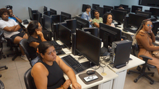 #pratodosverem: Imagem mostra parte da turma das oficinas sobre tecnologias digitais, no Laboratório de Informática I do IF Sudeste MG