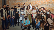 #pratodosverem: Imagem mostra grupo de viagem do curso técnico em Guia de Turismo no centro cultural Armazém da Utopia, no Rio de Janeiro. Foto: Leonardo Jardel
